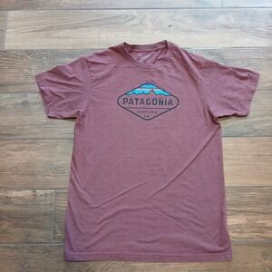 Patagonia Maroon Shirt slim fit  Sleeve Tee